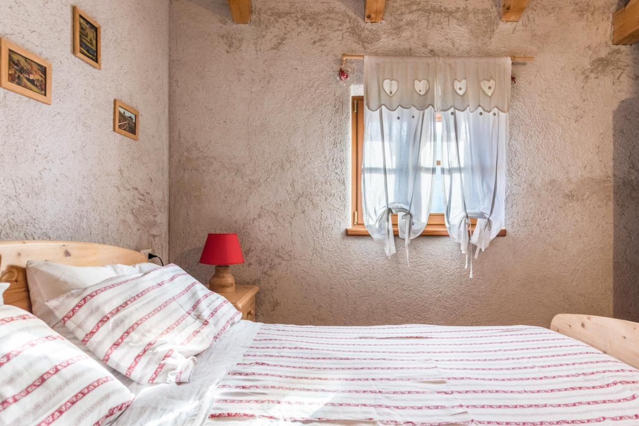 Baita Al Rossat Sant'Orsola Bagian luar foto