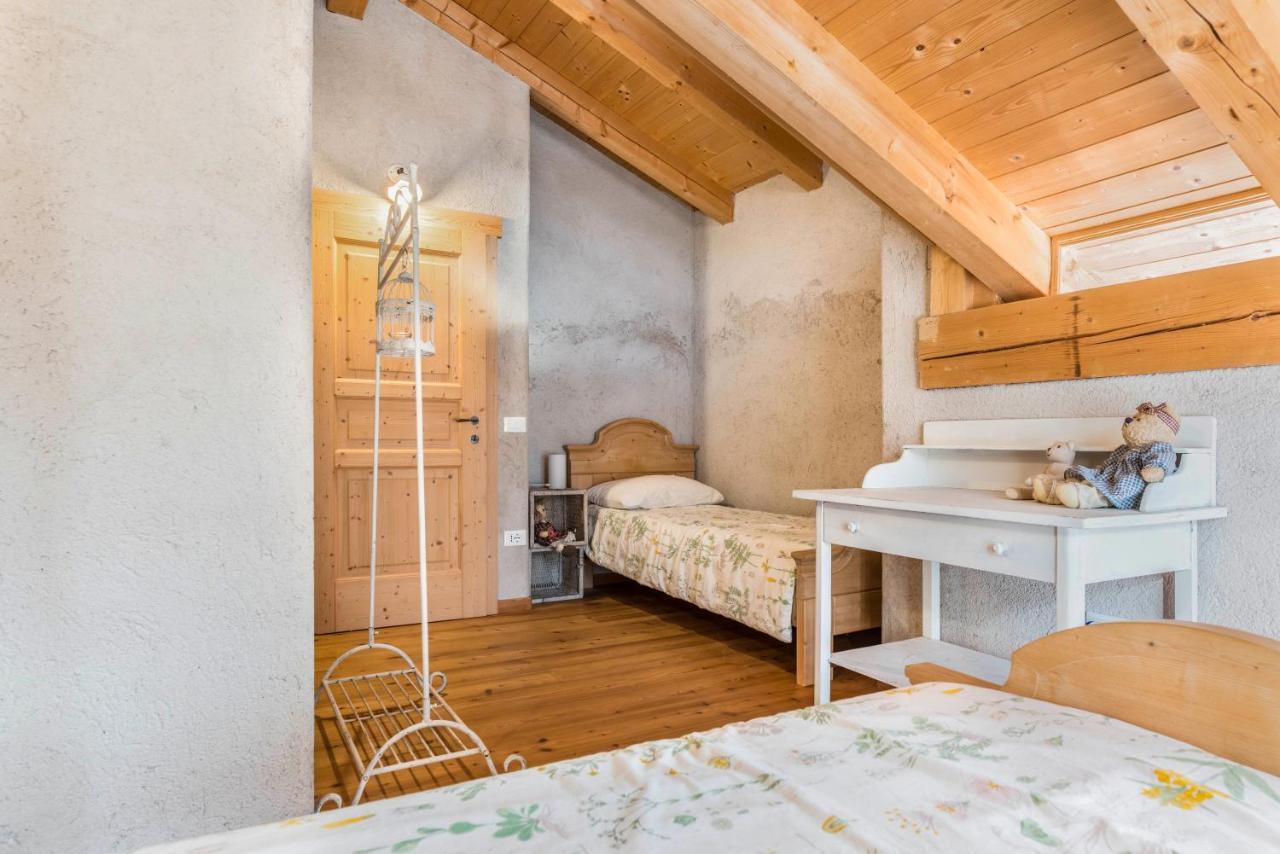 Baita Al Rossat Sant'Orsola Bagian luar foto