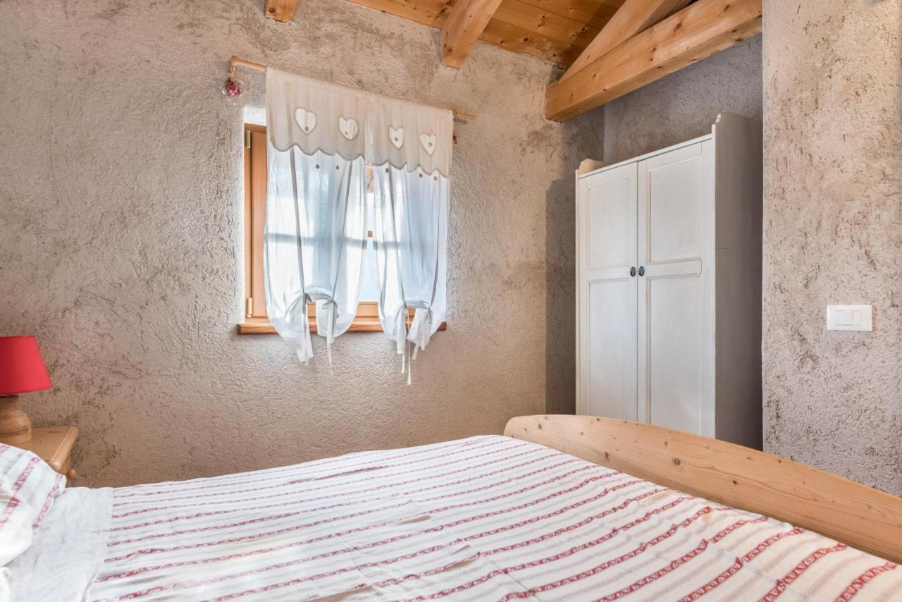 Baita Al Rossat Sant'Orsola Bagian luar foto
